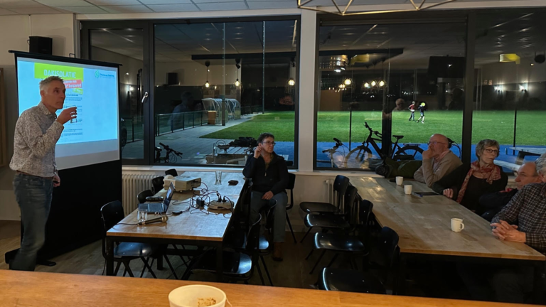 Do 12 maart 2026: Bespaar honderden euro’s en voorkom een snikheet huis: Terugblik op de wijkavond Isoleren & Zomercomfort